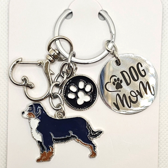 NEW! Bernese Mountain Dog Pawprint🐾 "Dog Mom" Keychain/Purse 👜🎒 Charm ~ 🐕🎁 - Picture 2 of 15